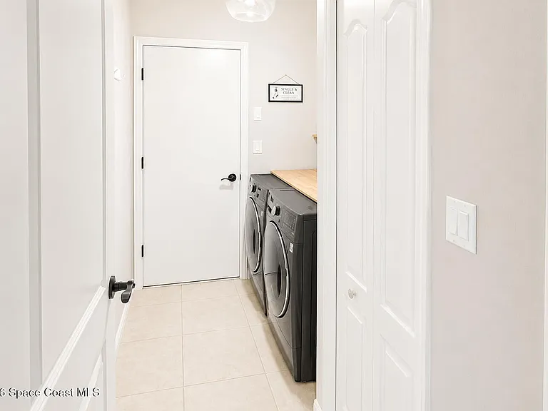 781 Glen Abbey Way — Photo 22