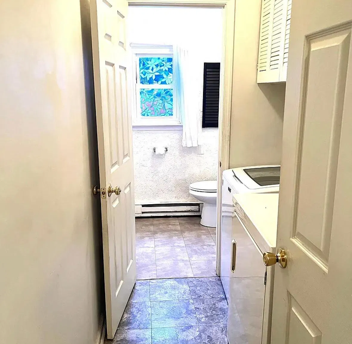320 Lockridge Ln — Photo 1