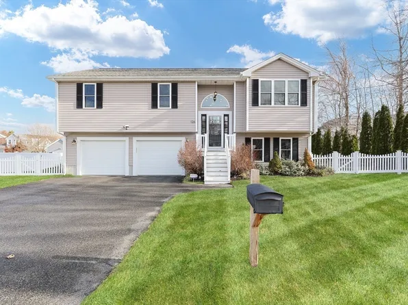 126 Stackhouse St, Dartmouth, MA 02748