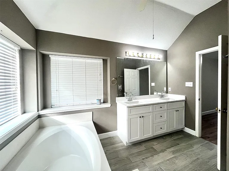 6816 Forest Hills Dr — Photo 6