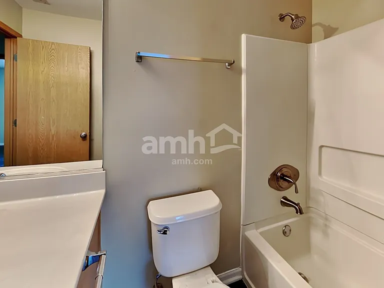 240 Wedgewood Cir — Photo 13