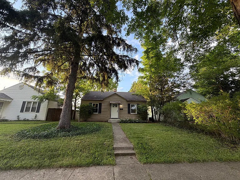 2738 Allegheny Ave — Photo 2