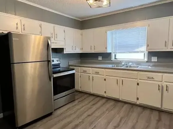 Oak Tree Apartments, 513 Pinecrest St #A1, McMinnville, TN 37110