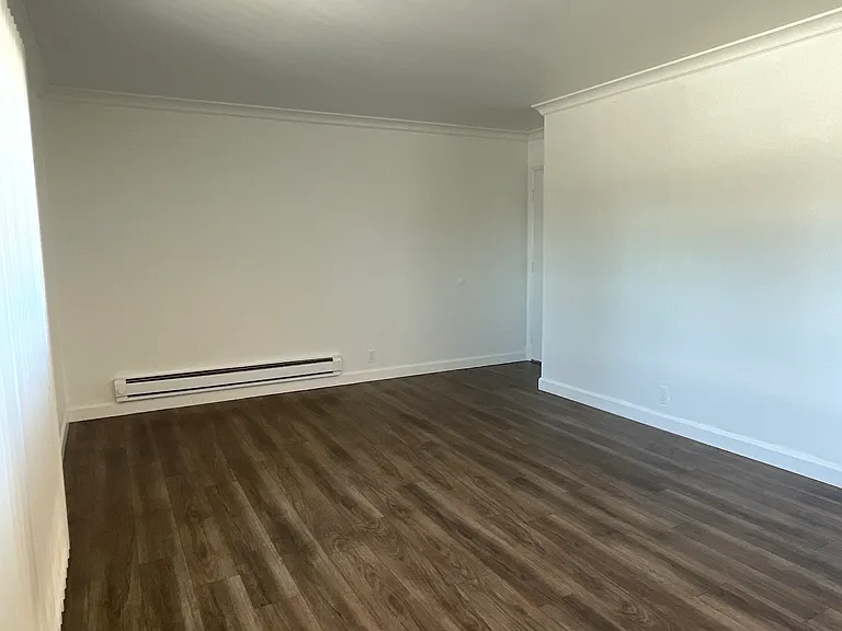 390 S Sunnyvale Ave #6 — Photo 2