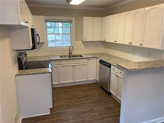3rd image of 5439 Autumn End Cres