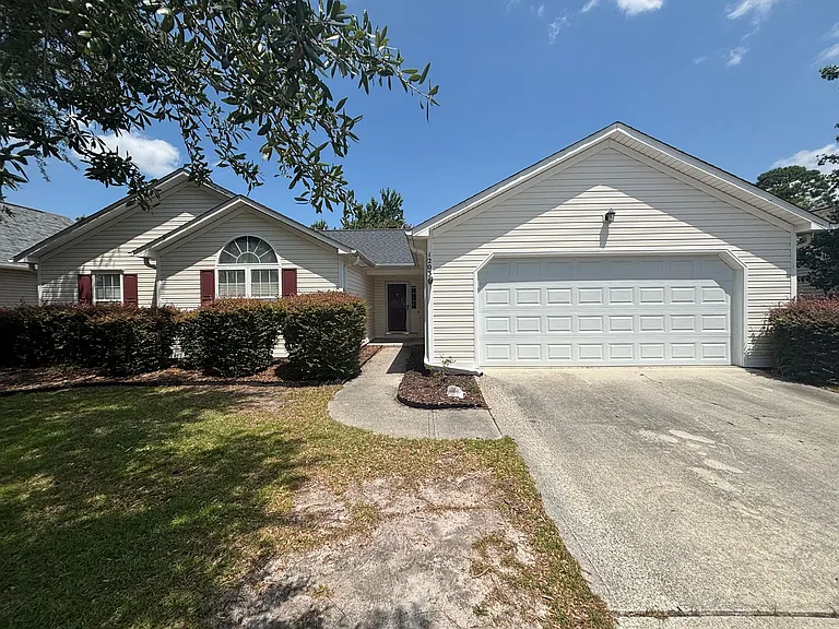 1203 Maple Ridge Rd — Photo 3