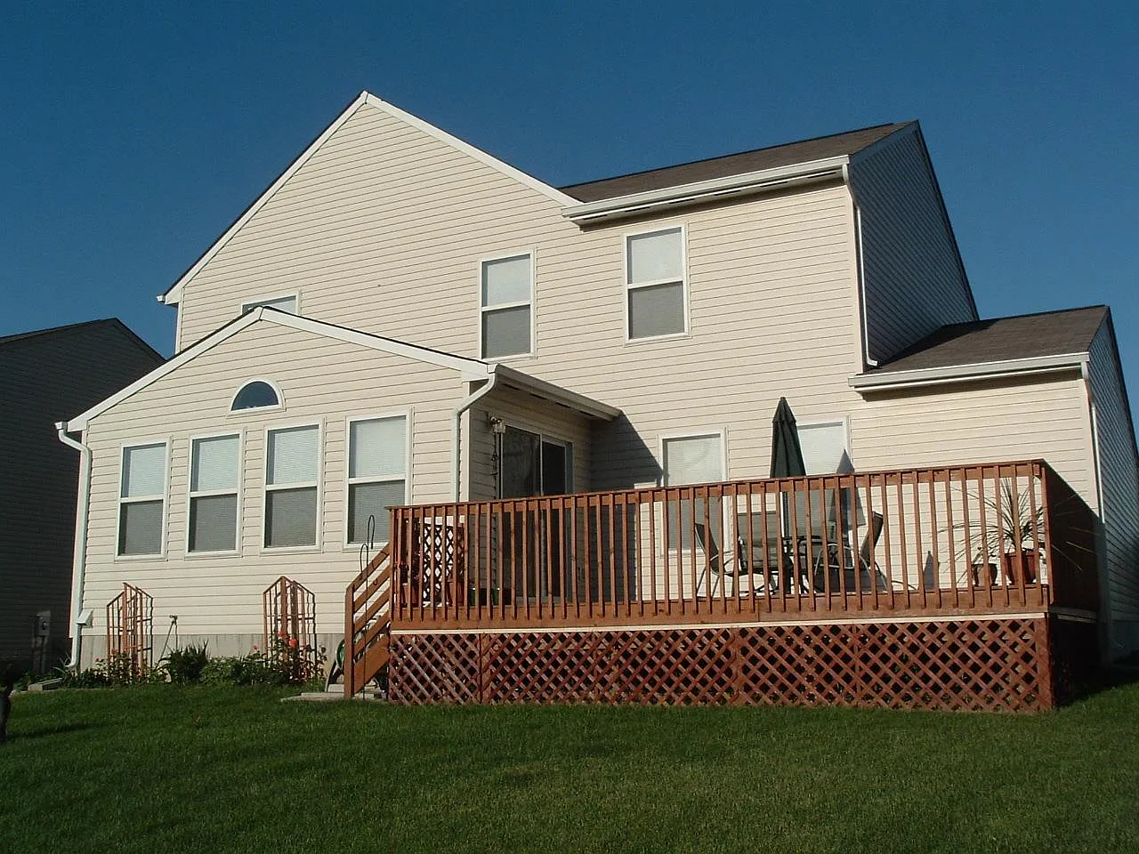 7999 Bradford Ct — Photo 2