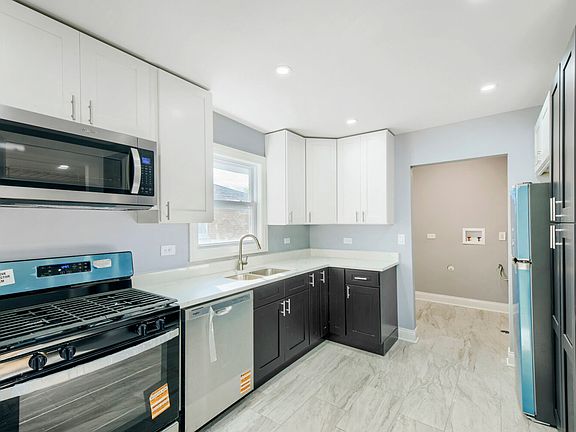 5th image of 590 W 16th St
