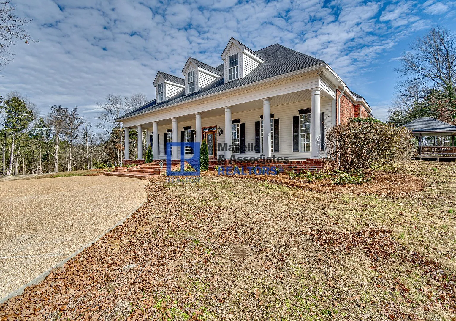 6 Bed/4.5 Bath Home on 5 Acres in Cripple Creek Farms — Photo 4