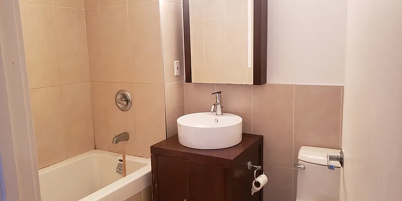 Rented by MCR Realty | media 4