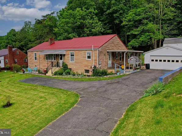 5046 Frankfort Hwy, Ridgeley, WV 26753