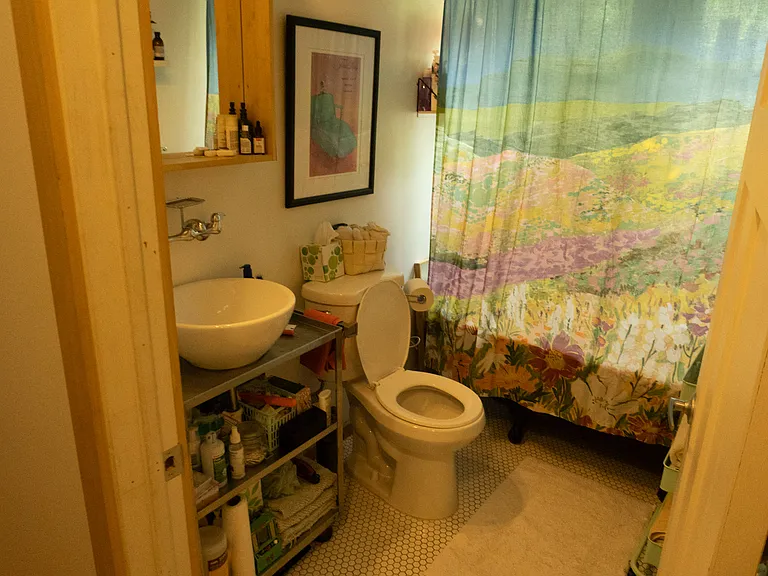 1430 W 29th St #6 — Photo 10