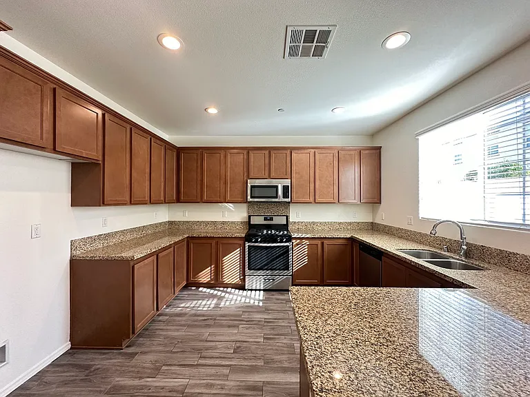 6626 Mogano Dr — Photo 5