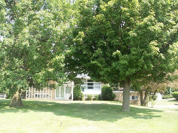 4th image of 1920 West St