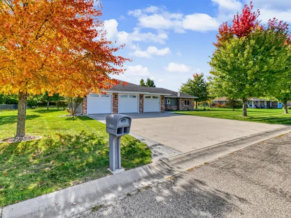 1949 Middle Creek Rd, Detroit Lakes, MN 56501