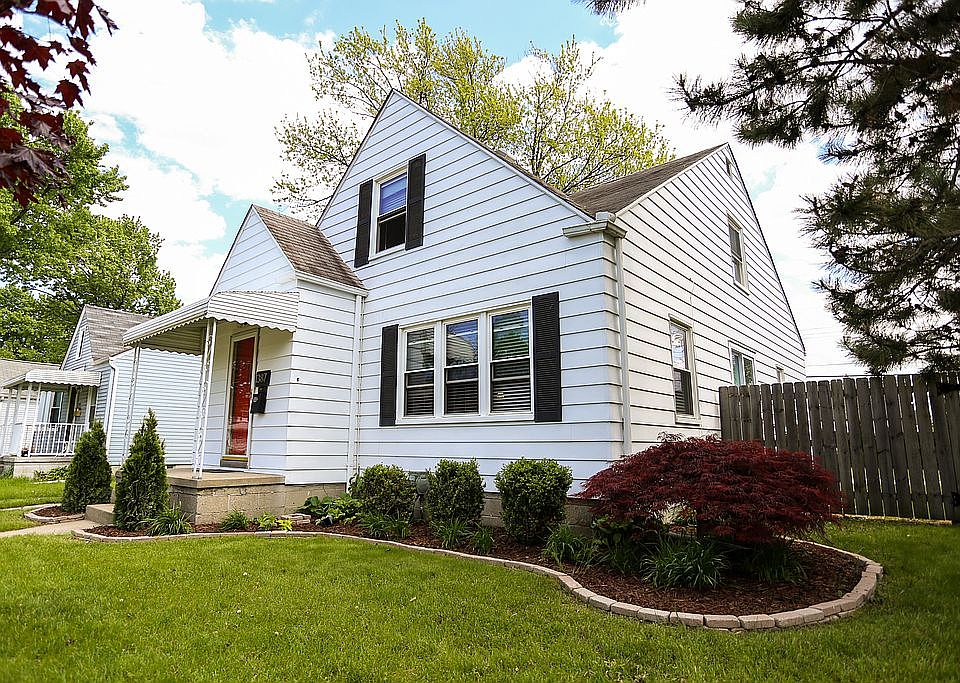 2nd image of 1387 W Hazelhurst St