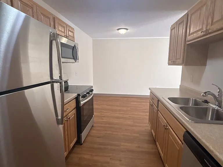 4877 W Arrowhead Rd — Photo 6