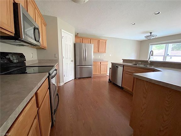 4th image of 473 West St