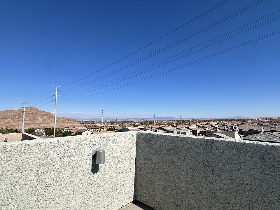 2nd image of 10783 Searchers Ave