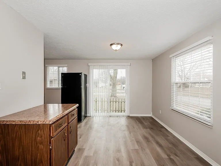 5575 Freedom Ct — Photo 8