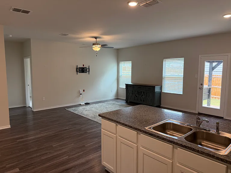 4001 Gregg Tex Rd — Photo 9