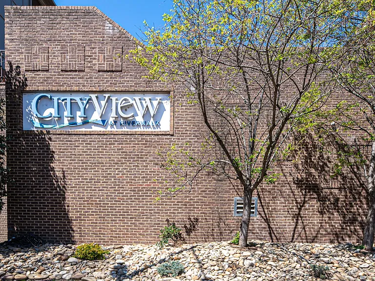445 W Blount Ave #225 — Photo 2