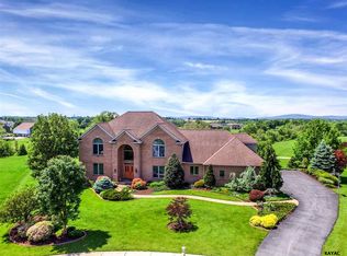 1396 Stonehenge Dr, York, PA