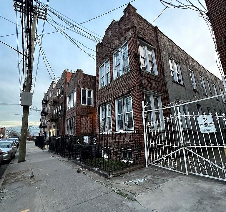 2nd image of 578 Williams Avenue