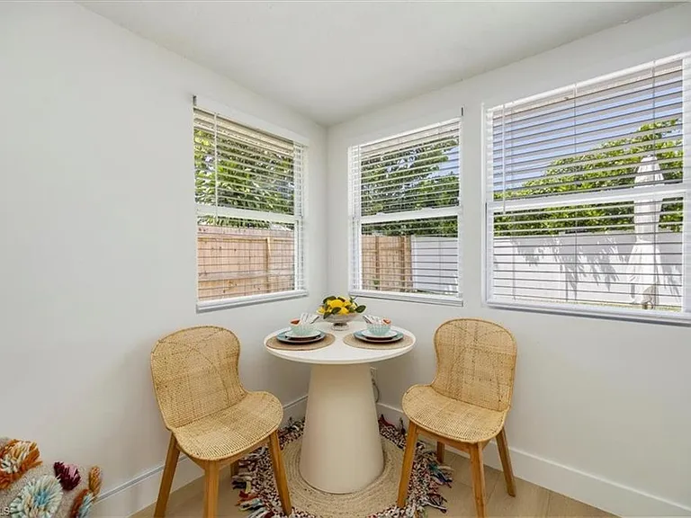 4523 Fluvia Ave — Photo 8