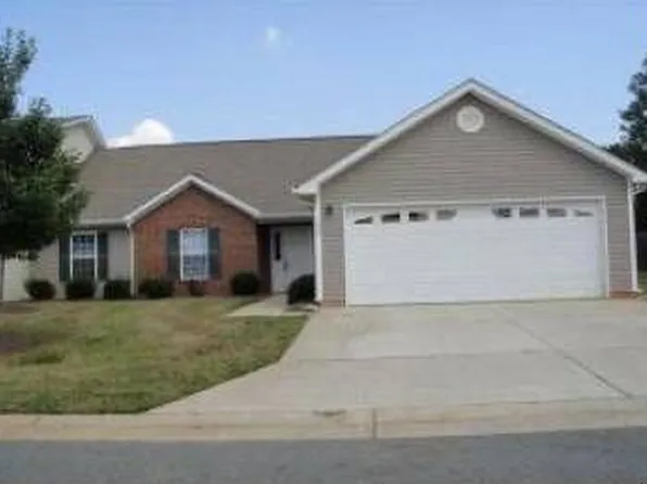 680 Huntingdon St, Elon, NC 27244