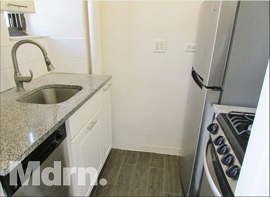 3rd image of 504 Cathedral Pkwy #10D