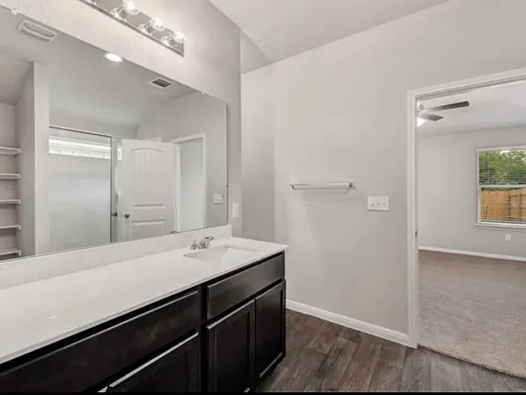 2216 Dickinson Ter — Photo 14