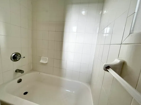 41 East 7th Street image 14 of 16