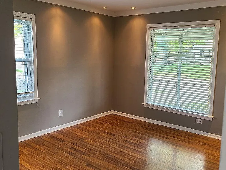 38 E Rowland Ave — Photo 2