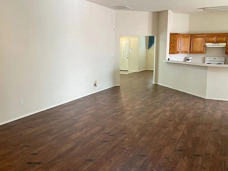 8055 Raleigh Dr — Photo 6