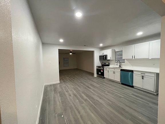 3rd image of 1712 S Hyde Park Ave