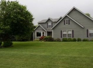 S33W31979 Esser Dr, Waukesha, WI 53189