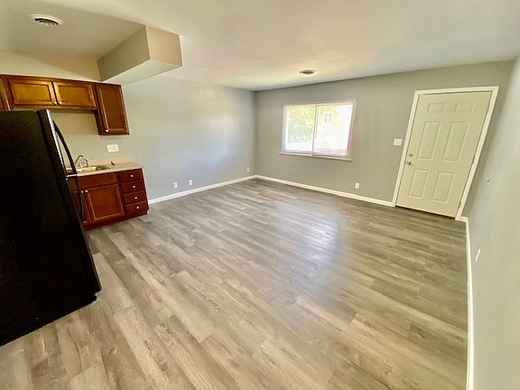 2nd image of 406 Edgar St APT 8