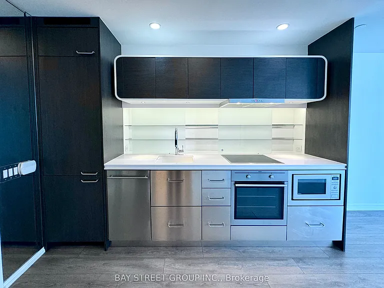 45 Charles St E #2805 — Photo 2
