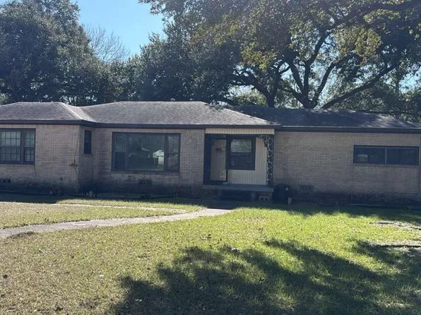 3112 15th St, Bay City, TX 77414