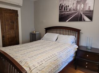 4121 W Henderson St #2C, Chicago, IL 60641