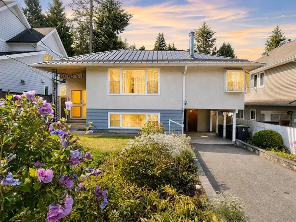 12754 15th Ave, Surrey, BC V4A 1K4