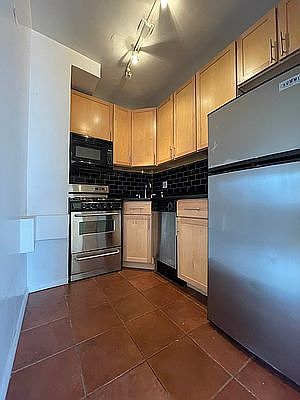 3rd image of 342 E 67th St #1202