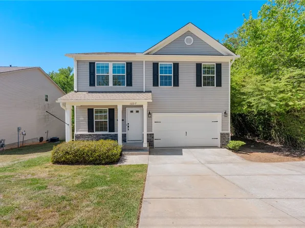 1237 Madden Bridge Rd, Central, SC 29630