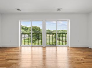 245 E Main St #10, Branford, CT 06405