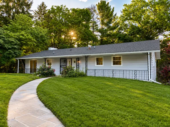 1260 Kenmore Dr, Great Falls, VA 22066