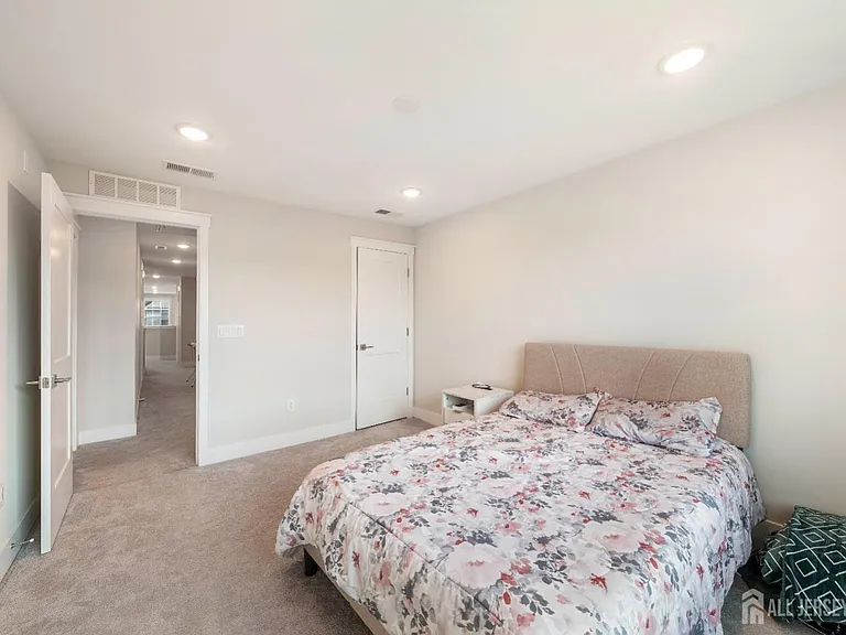 707 Station Rd — Photo 22
