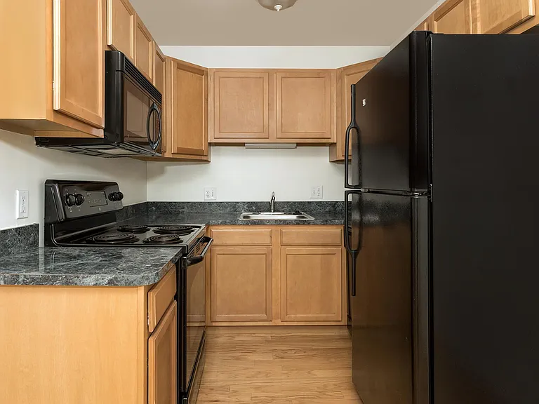 2425 Torquay Ave #204 — Photo 9