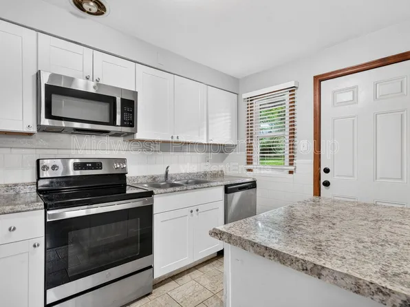 1427 Attica Dr, Saint Louis, MO 63137