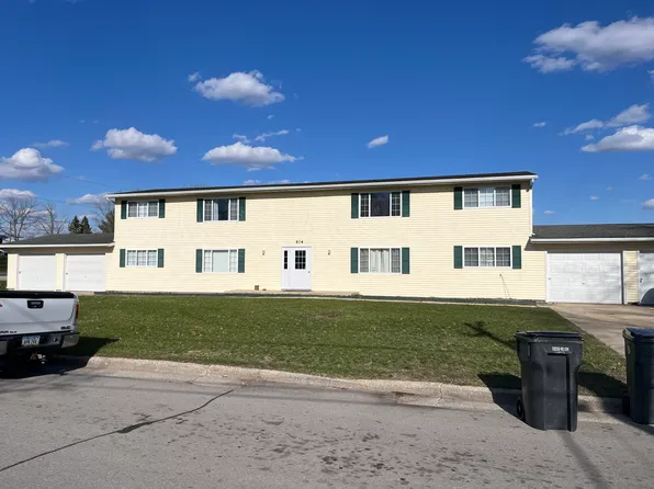 914 9th St APT 3, Gilbertville, IA 50634